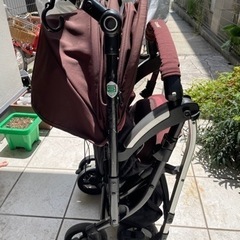 子供用品 ベビー用品 ベビーカー、combi
