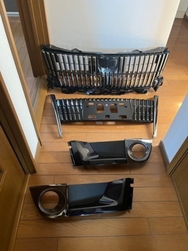 エスクァイア純正グリル