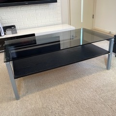 ガラスローテーブルの画像