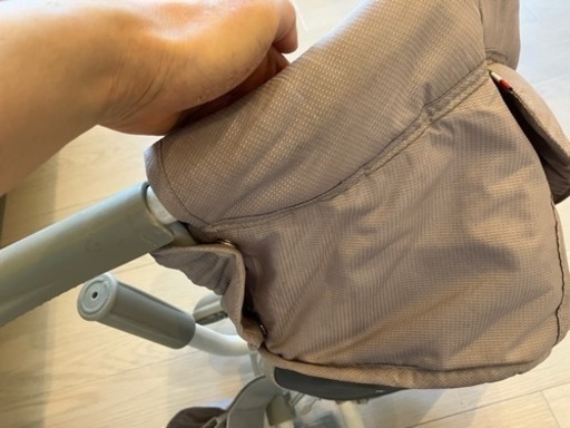 【値下げしました】 inglesina イングリッシーナ　トレイ付テーブル チェア　食事用椅子