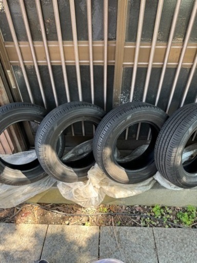 車のパーツ タイヤ、ホイール