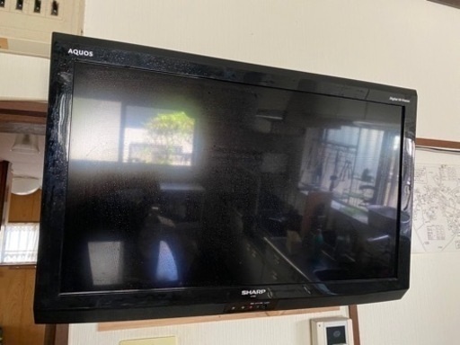 壁掛け液晶テレビ32型