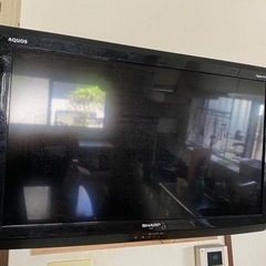 壁掛け液晶テレビ32型
