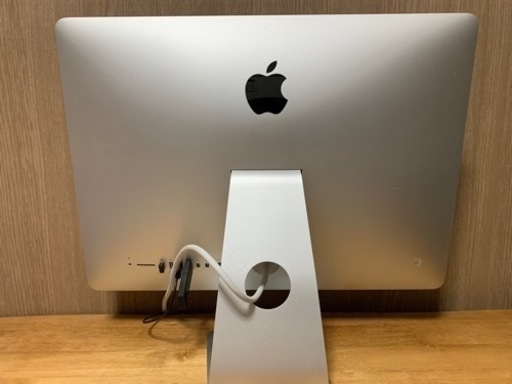 iMac(21.5inch,Late 2015)1TB 
外付け512GB 純正キーボード、社外マウス付き