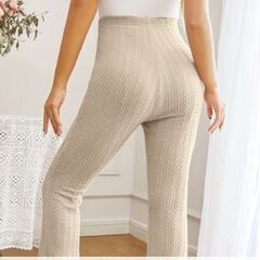 新品 アイボリーホワイトのおしゃれなパンツの画像