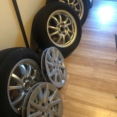車のパーツ タイヤ、ホイール