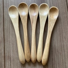 小さい木のスプーン5本
