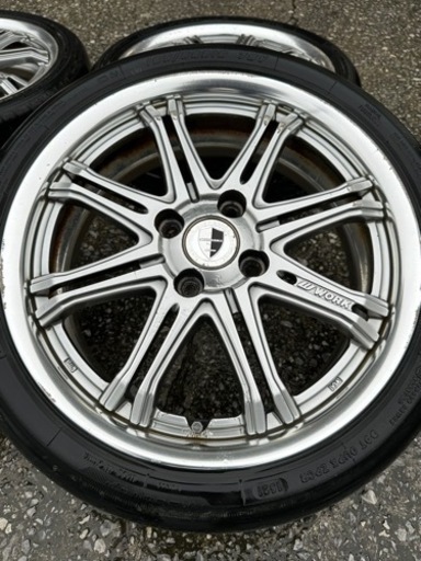 車のパーツ タイヤ、ホイール