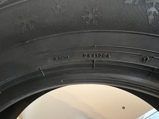 車のパーツ タイヤ、ホイール