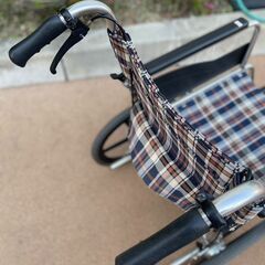 【中古・美品】シンプル　車椅子　チェック柄の画像