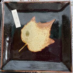 値下げ【未使用】唐津焼 十三代中里太郎右衛門  木之葉銘々皿 木箱入りの画像