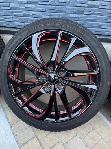 車のパーツ タイヤ、ホイール