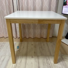 ふたり用の食卓テーブル