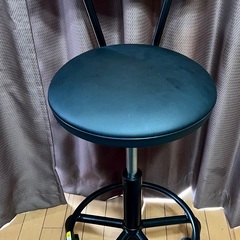 【ほぼ新品・組立済】キャスター付きバースツール 高さ調節機能付き...