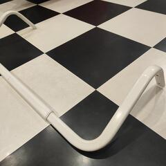 IKEAの壁付けハンガー掛けの画像