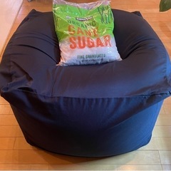 【良品　美品】無印　ビーズクッション　ネイビー
　体にフィットするソファの画像