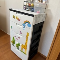 プラスチック　収納ボックス　5段入れ