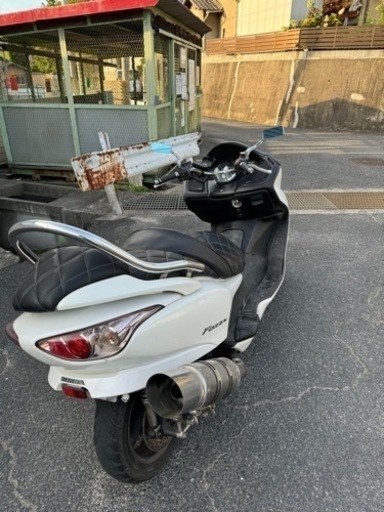車のパーツ タイヤ、ホイール