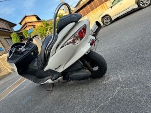 車のパーツ タイヤ、ホイール