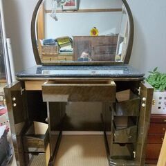 天板が大理石の希少ドレッサー