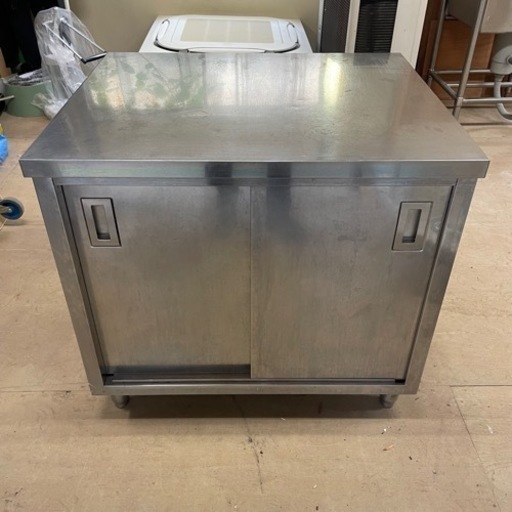 厨房キャビネット