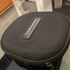 audio-technica (QuietPoint) 密閉型ヘッドホン　ケース付きの画像