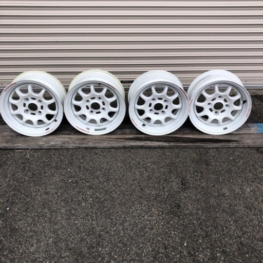 車のパーツ タイヤ、ホイール