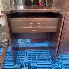 彫金用、ホビー用の作業机です。
