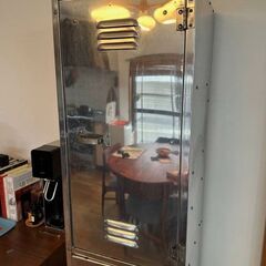 アメリカ製ヴィンテージ・メタル・クローム・ロッカー (Vintage metal chrome locker from America)の画像