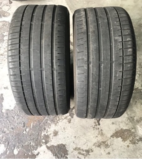 車のパーツ タイヤ、ホイール