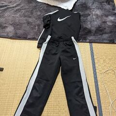 ナイキジャージ上下只今、商談中