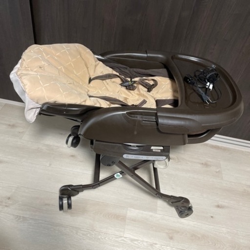 美品　コンビ　電動ハイローチェア 　
