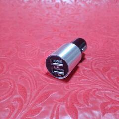 USB カーチャージャー 12/24V 【USED】 出先で必要...