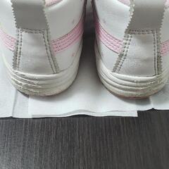 子供用asicsスニーカー16cmの画像