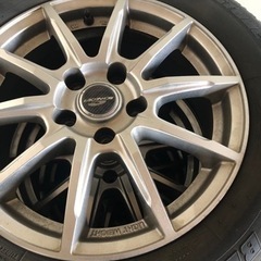車のパーツ タイヤ、ホイール