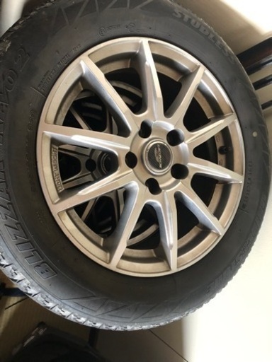 車のパーツ タイヤ、ホイール