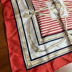 小判シルクスカーフ　未使用タグ付きの画像