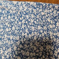 新品　小花柄が可愛いガウチョパンツの画像