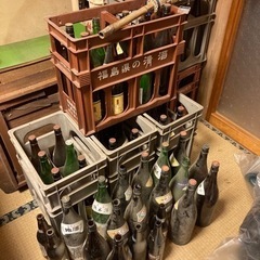 一升瓶　約300本　ビール瓶　約100本の画像