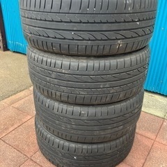 車のパーツ タイヤ、ホイール