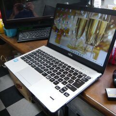 富士通FMV LIFEBOOK C06006 新品SSD128GB メモリ8GB Webカメラ Celeron 3955U Win11の画像