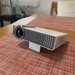 訳あり　ASUS  DLPモバイルプロジェクター