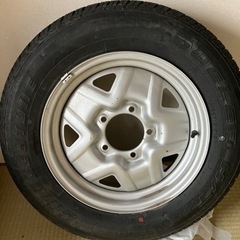 車のパーツ タイヤ、ホイール