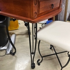 レトロ風ドレッサーの画像