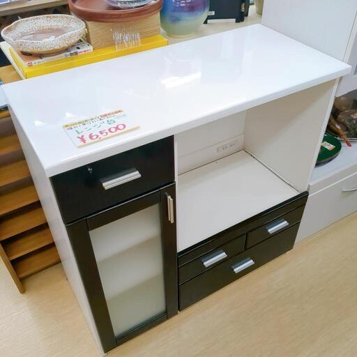 レンジ台☆ブラック＆ホワイト、食器棚、レンジ台、収納、家具【浜村鹿野温泉ICから3分 買取本舗 宮本リサイクル 営業時間9～19時 定休日水曜のみ←連絡できませんm(_ _)m】
