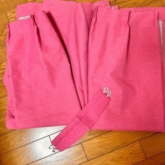 くれない高断熱遮光　防音カーテン「静」100×138c m  2枚組　ラズベリー家具 カーテン、ブラインドの画像