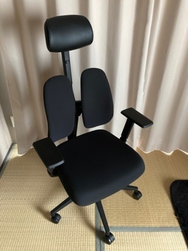 腰の負担を減らすイス　オフィスチェア