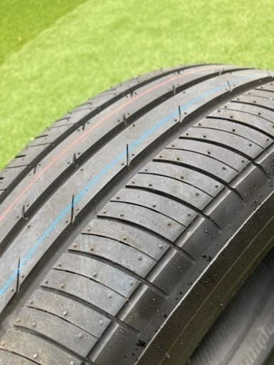 車のパーツ タイヤ、ホイール