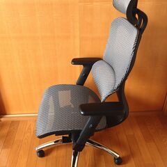 パソコン用の椅子【オフィスチェア ゲーミングチェア、特徴：メッシュ生地 高さ調整機能 ロッキング機能 色：グレー LOWYA（ロウヤ）】の画像