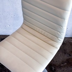 【新品未使用】バーチェアの画像